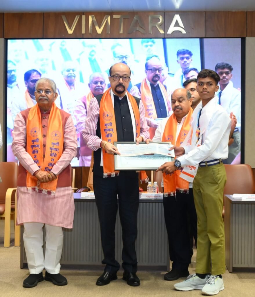 मोबाइल और डिजिटल एडिक्शन से बचें, मानव बुद्धि ही सर्वोच्च है: राज्यपाल रमेन डेका 1002240935