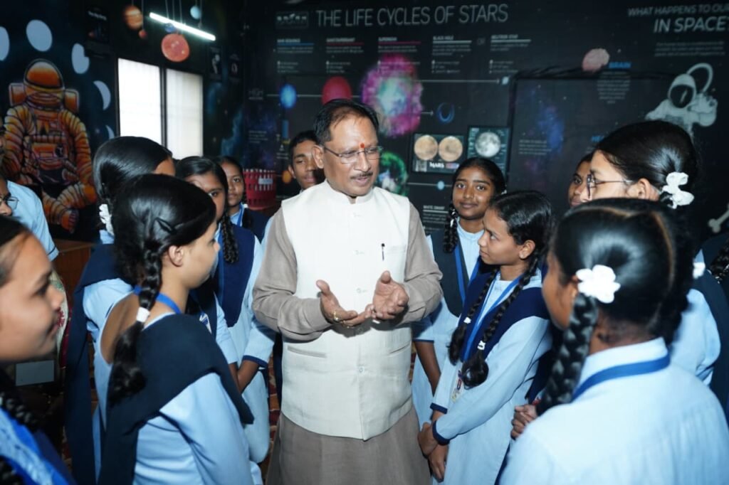 नई पीढ़ी का भविष्य संवारना हमारी सबसे बड़ी जिम्मेदारी : मुख्यमंत्री विष्णुदेव साय 1002247652