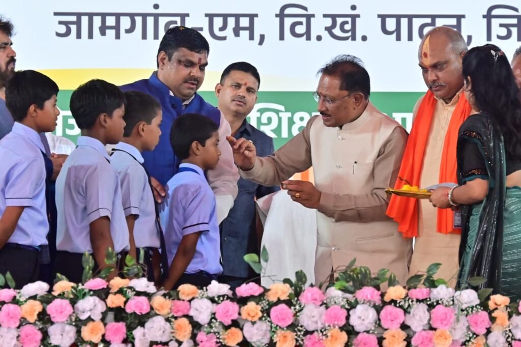 नई पीढ़ी का भविष्य संवारना हमारी सबसे बड़ी जिम्मेदारी : मुख्यमंत्री विष्णुदेव साय 1002247668